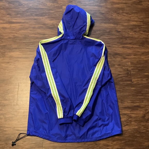 Vintage Adidas XL Windbreaker with hood - Picture 5 of 6
